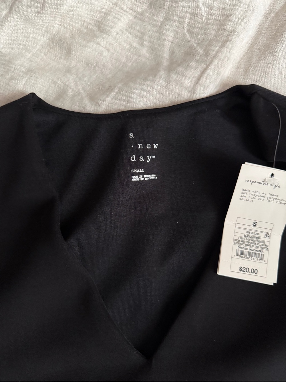 NEW A New Day Black Sleeveless V-Neck Tunic with Front Welt Pockets - Picture 3 of 5